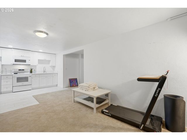 7531 Se REED COLLEGE Pl, Portland, OR 97202