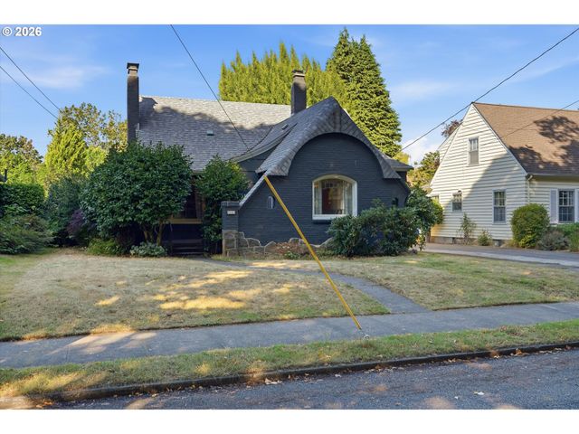7531 Se REED COLLEGE Pl, Portland, OR 97202