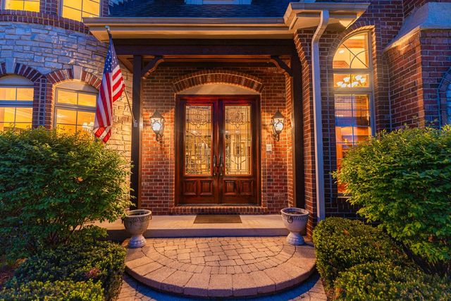 39W835 Goldenrod Drive, St. Charles, IL 60175