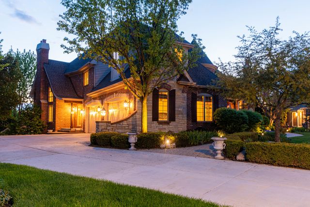 39W835 Goldenrod Drive, St. Charles, IL 60175