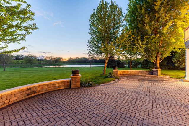 39W835 Goldenrod Drive, St. Charles, IL 60175