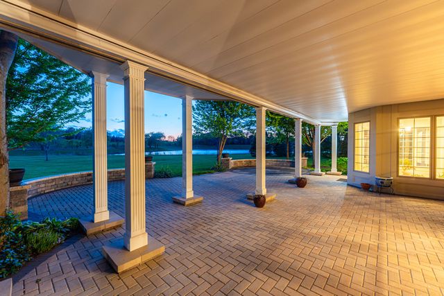 39W835 Goldenrod Drive, St. Charles, IL 60175