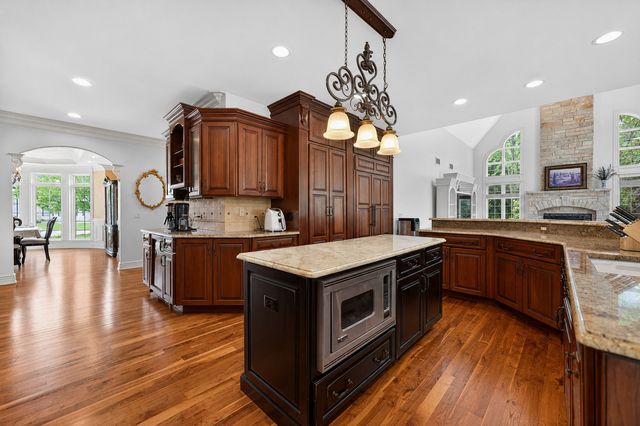 39W835 Goldenrod Drive, St. Charles, IL 60175