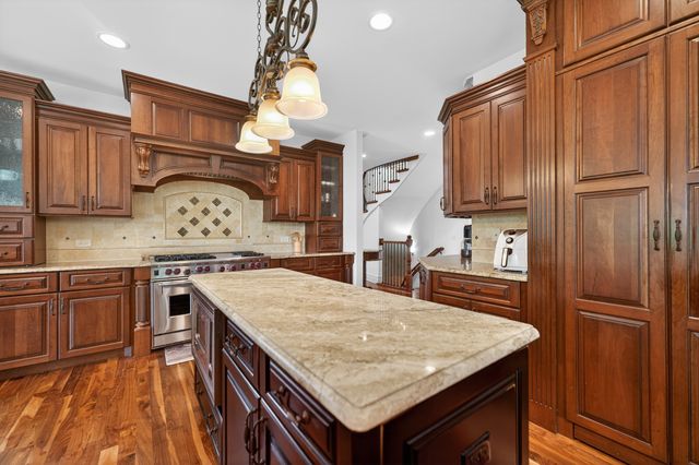 39W835 Goldenrod Drive, St. Charles, IL 60175