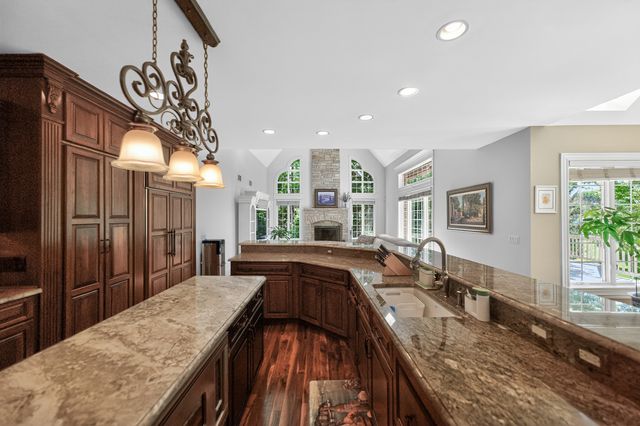 39W835 Goldenrod Drive, St. Charles, IL 60175
