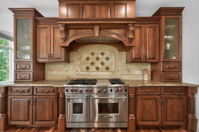 39W835 Goldenrod Drive, St. Charles, IL 60175