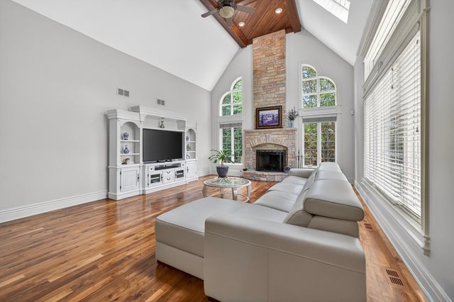 39W835 Goldenrod Drive, St. Charles, IL 60175