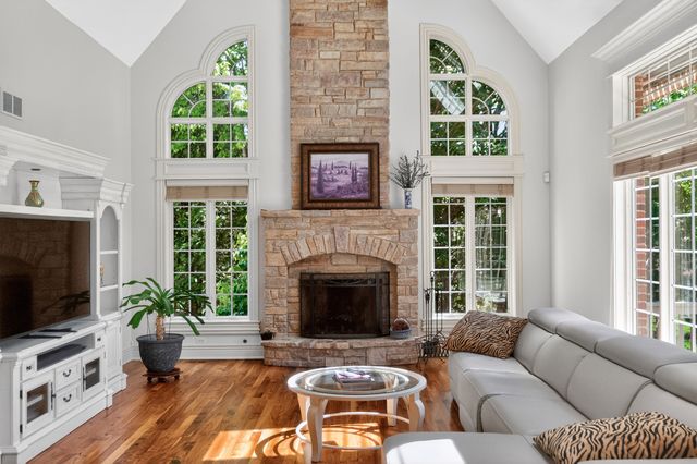 39W835 Goldenrod Drive, St. Charles, IL 60175