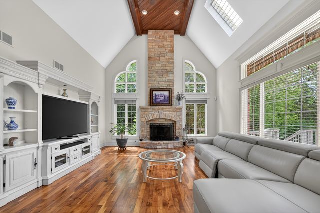 39W835 Goldenrod Drive, St. Charles, IL 60175
