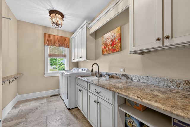39W835 Goldenrod Drive, St. Charles, IL 60175