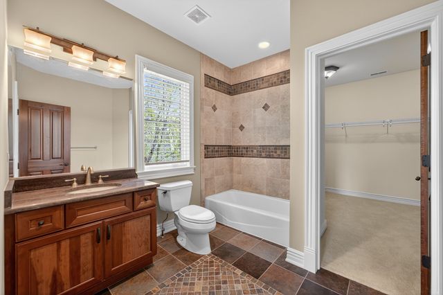 39W835 Goldenrod Drive, St. Charles, IL 60175
