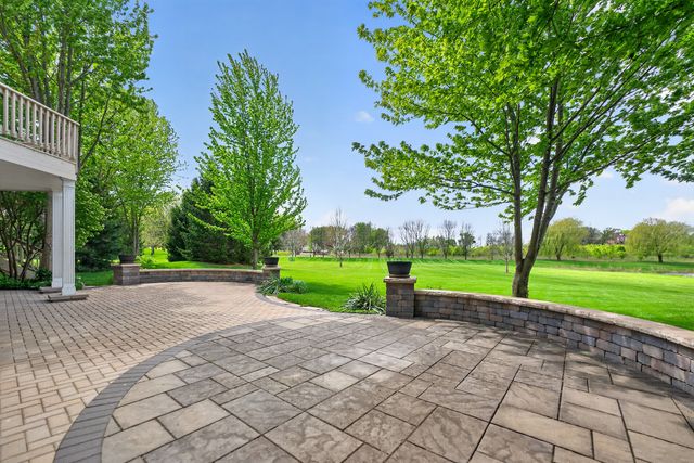 39W835 Goldenrod Drive, St. Charles, IL 60175