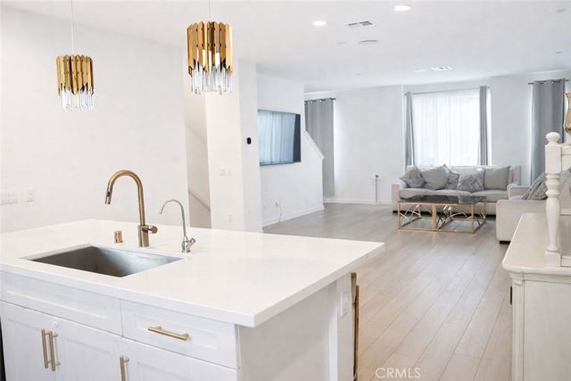 10891 Scottsbluff, Stanton, CA 90680