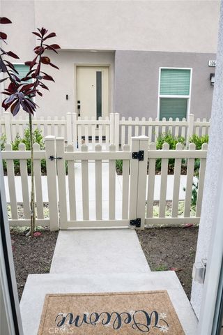 10891 Scottsbluff, Stanton, CA 90680