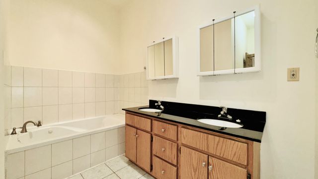 6128 S Kenwood Avenue, Chicago, IL 60637