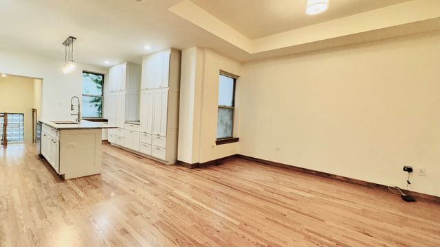 6128 S Kenwood Avenue, Chicago, IL 60637