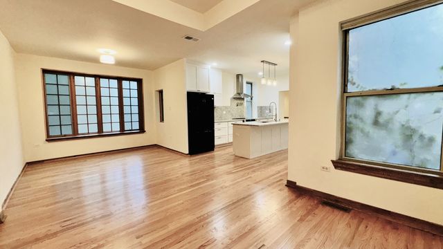 6128 S Kenwood Avenue, Chicago, IL 60637