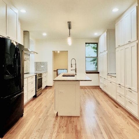 6128 S Kenwood Avenue, Chicago, IL 60637