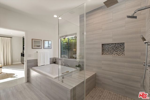 3840 Carmona Avenue, Los Angeles, CA 90008