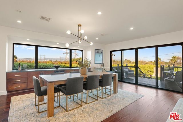 3840 Carmona Avenue, Los Angeles, CA 90008