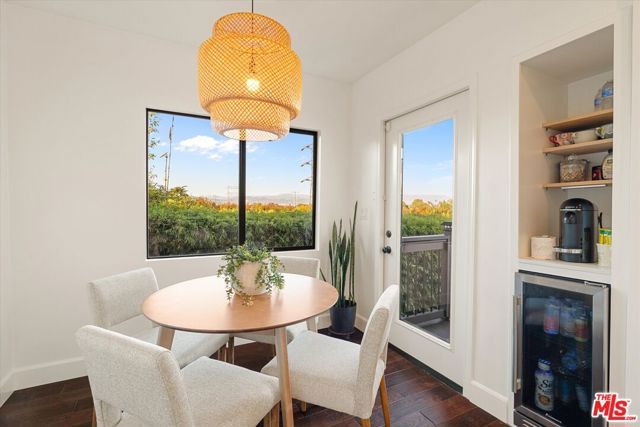 3840 Carmona Avenue, Los Angeles, CA 90008