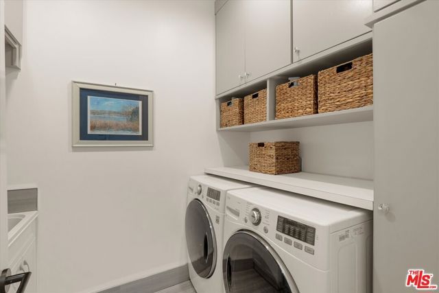 3840 Carmona Avenue, Los Angeles, CA 90008