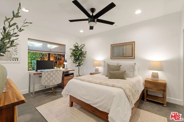 3840 Carmona Avenue, Los Angeles, CA 90008