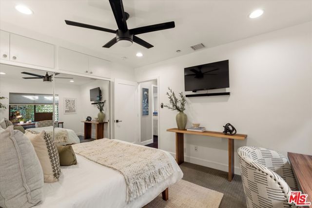 3840 Carmona Avenue, Los Angeles, CA 90008