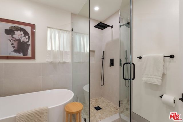 3840 Carmona Avenue, Los Angeles, CA 90008