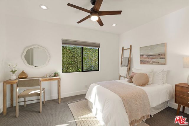 3840 Carmona Avenue, Los Angeles, CA 90008