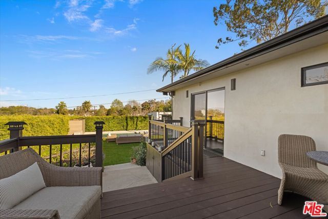 3840 Carmona Avenue, Los Angeles, CA 90008