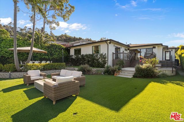 3840 Carmona Avenue, Los Angeles, CA 90008