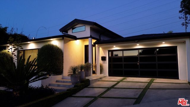 3840 Carmona Avenue, Los Angeles, CA 90008