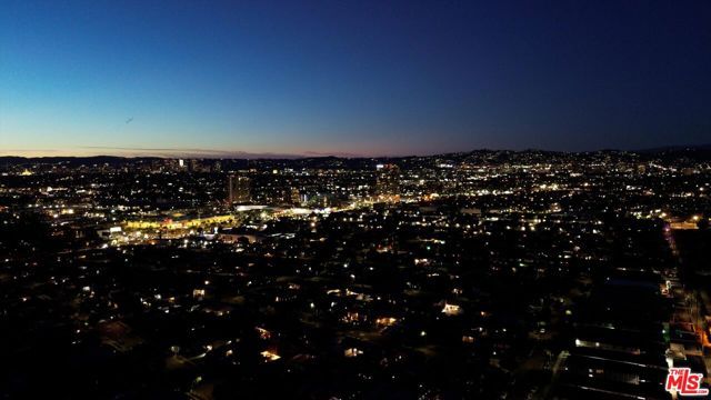 3840 Carmona Avenue, Los Angeles, CA 90008