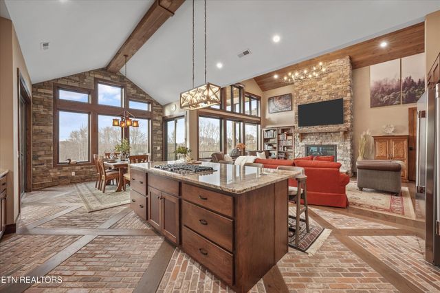 1150 Hillendale Rd, Crossville, TN 38572