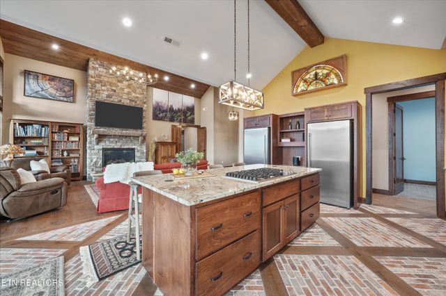 1150 Hillendale Rd, Crossville, TN 38572