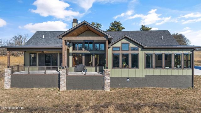 1150 Hillendale Rd, Crossville, TN 38572