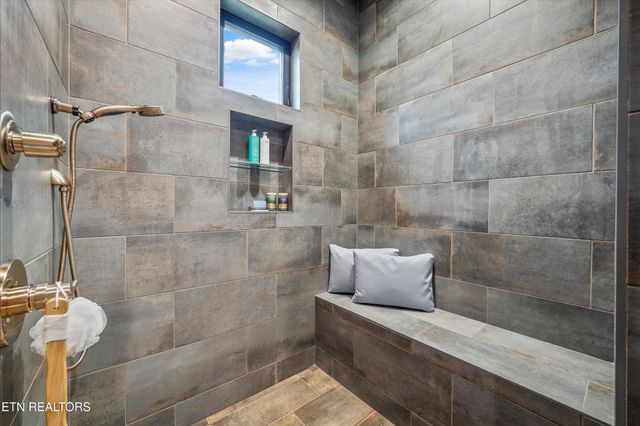 1150 Hillendale Rd, Crossville, TN 38572