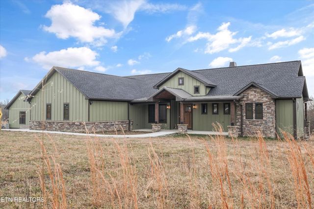 1150 Hillendale Rd, Crossville, TN 38572