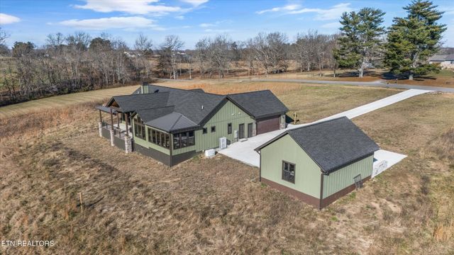 1150 Hillendale Rd, Crossville, TN 38572