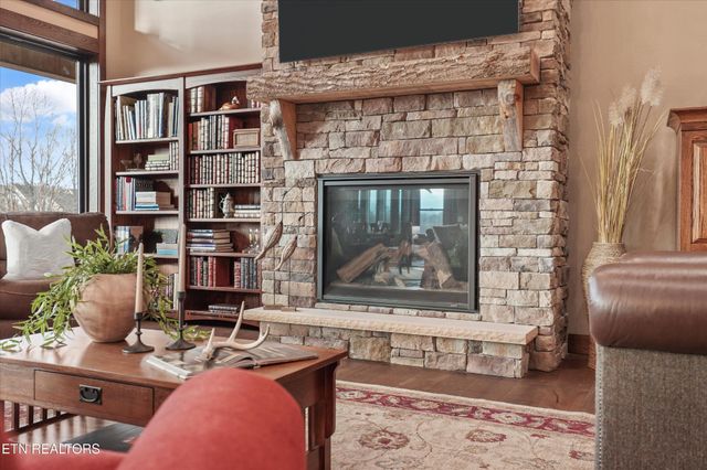 1150 Hillendale Rd, Crossville, TN 38572