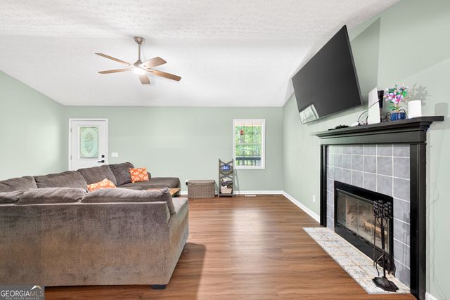 386 Ridgewood Drive, Pendergrass, GA 30567