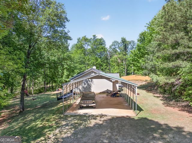 386 Ridgewood Drive, Pendergrass, GA 30567