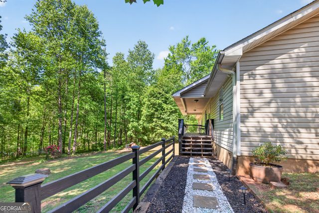 386 Ridgewood Drive, Pendergrass, GA 30567