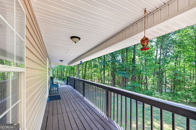 386 Ridgewood Drive, Pendergrass, GA 30567