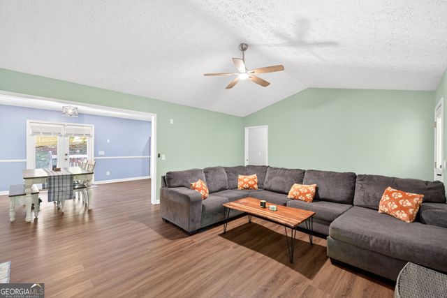 386 Ridgewood Drive, Pendergrass, GA 30567