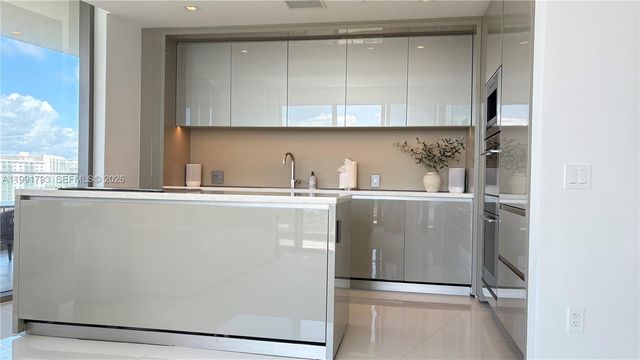 18975 Collins Avenue 905, Sunny Isles Beach, FL 33160