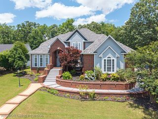 9301 Canopy Oaks Drive, Fort Smith, AR 72903