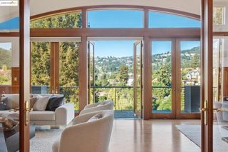 6148 Ocean View Dr, Oakland, CA 94618