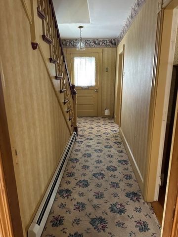 90 Locust Ave, Worcester, MA 01604
